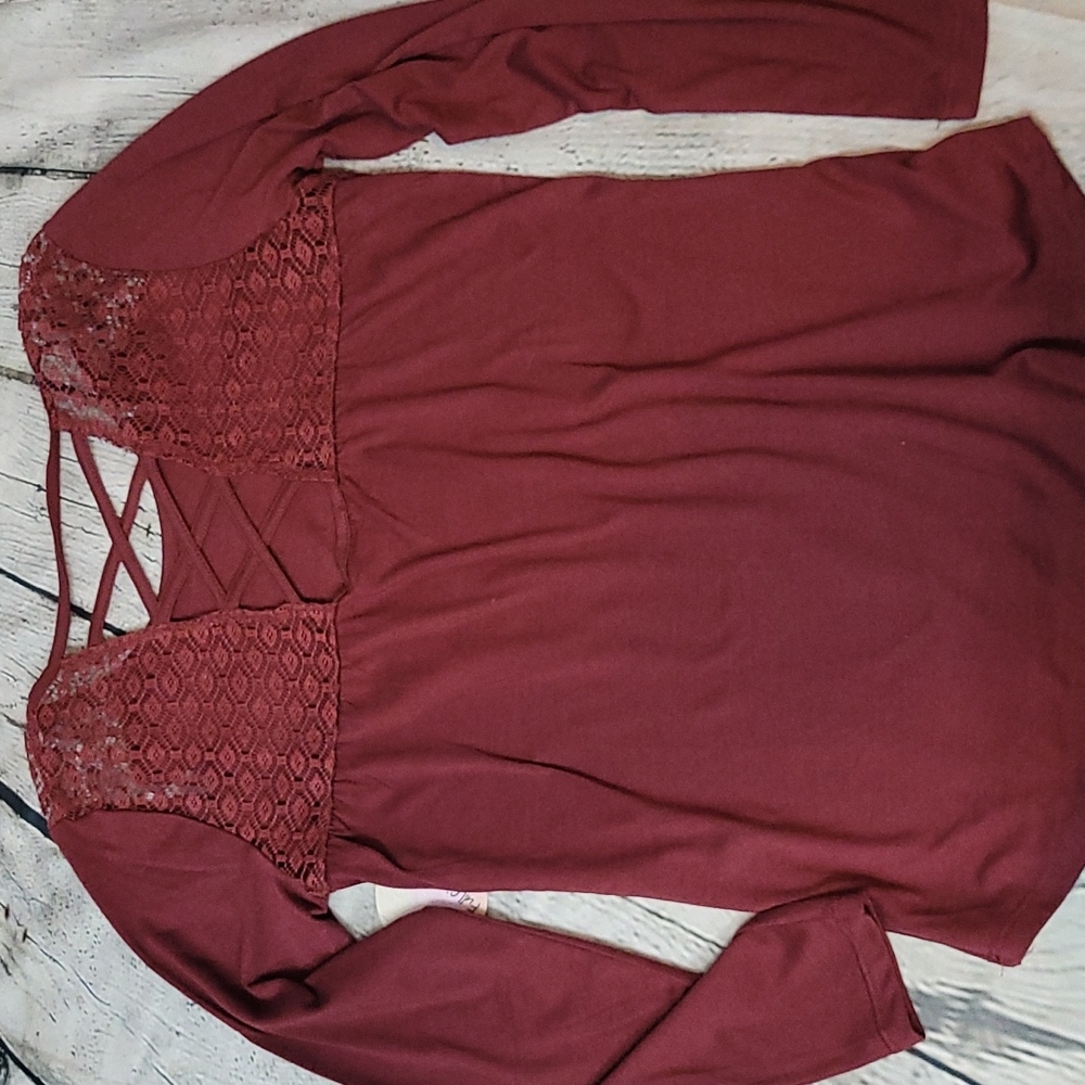 Full Circle Trends Top Lace shoulders and laced open back Burgundy Medium